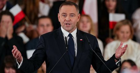 Nawrocki na drugim miejscu. Zwrócił się do Mentzena