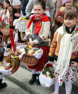 Czy znasz wielkanocne tradycje? Odgadnij, jakie dania powinny się pojawić na świątecznym stole