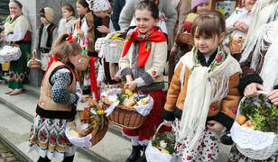 Czy znasz wielkanocne tradycje? Odgadnij, jakie dania powinny się pojawić na świątecznym stole