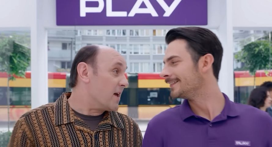 Play coraz bliżej 10 mln abonentów. Klienci płacą więcej