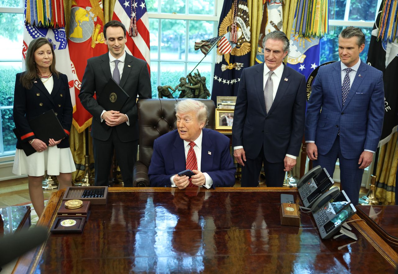Trump delays EU tariffs after talks with von der Leyen resume