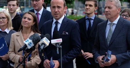 Budka skomentował wizytę Dudy w USA: Przede wszystkim zero konkretów