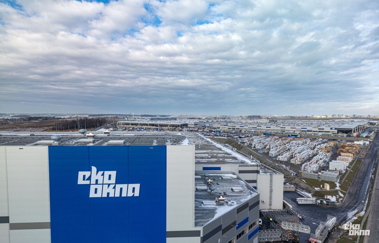 Najpierw zwolnienia i wygaszanie produkcji. Teraz wyprzedają auta. Firma "się zwija"?