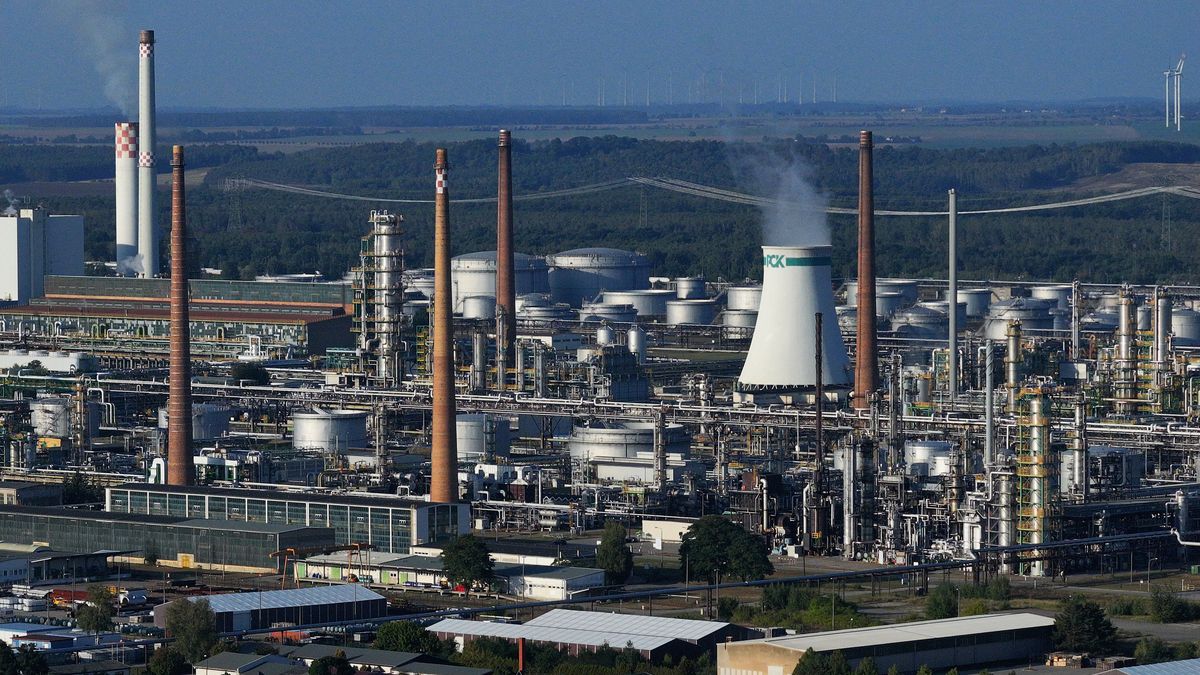 SCHWEDT, GERMANY - SEPTEMBER 27: In this aerial view the PCK oil refinery stands on September 27, 2023 in Schwedt, Germany. Before Russia's military invasion of Ukraine PCK was majority owned by Russian energy company Rosneft and received 100% of its crude oil via the Druzba pipeline from Russia. Germany halted Russian oil imports as part of international sanctions and currently administers PCK as a trust, with Shell owning a minority stake. Oil from Kazakhstan has since replaced Russian oil, allowing the refinery to continue production, albeit below full capacity. Most recently Polish energy company Unimot is reportedly seeking a stake in the refinery.  (Photo by Sean Gallup/Getty Images)
