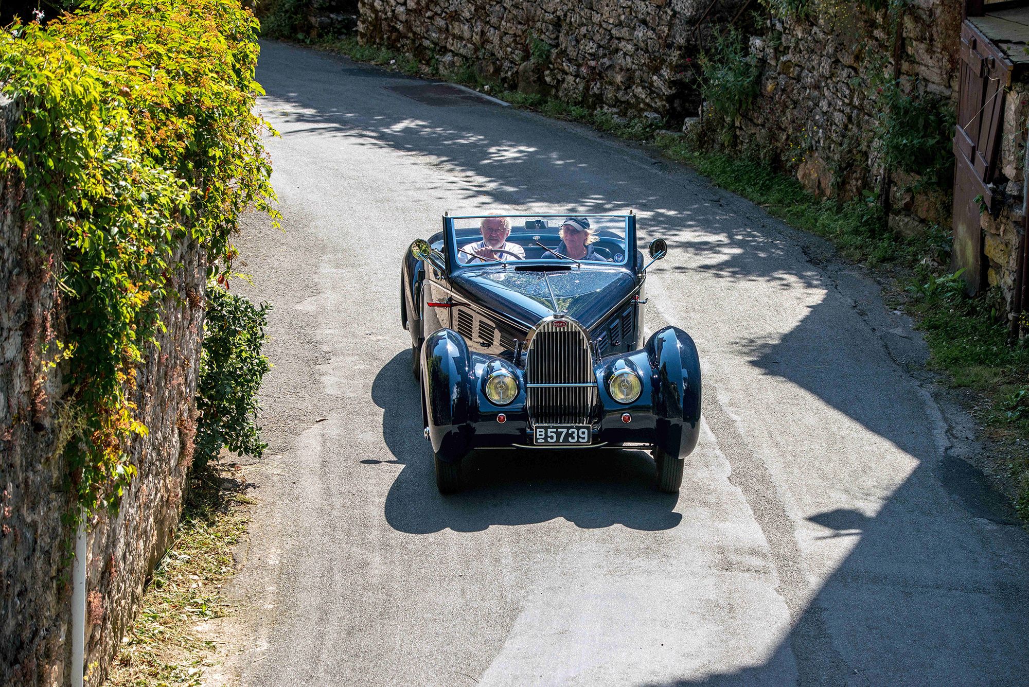 Zabytkowe bugatti wzięły udział w rajdzie. To uczta dla każdego konesera motoryzacji 5