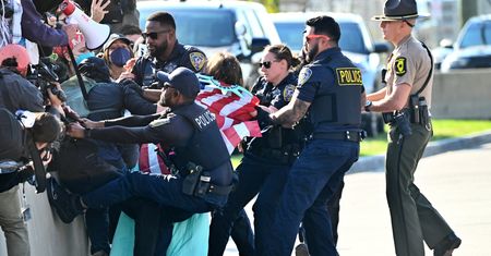 Protesty pod Chicago. Doszło do starć z policją