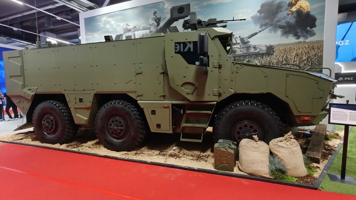Heron 6x6 pokazywany podczas targów MSPO 2025.