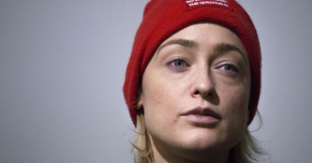 Nowe grafiki Matyldy Damięckiej. Odniosła się nimi do tragedii po śmierci ciężarnej Polki