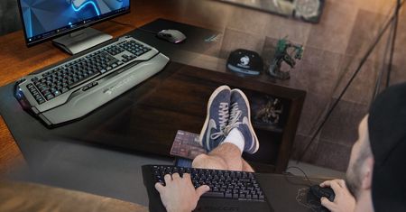 Graj w salonie lub ze smartfonem pod ręką - klawiatury Roccat Sova i Roccat Skeltr