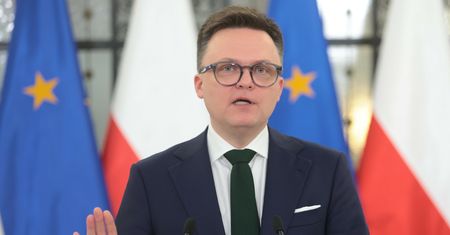 "Ruszy procedura obsadzenia mandatu". Hołownia o sprawie Kamińskiego