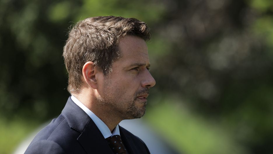 Rafał Trzaskowski mógł wygrać z Andrzejem Dudą? "Miał wykraść się sztabowcom"