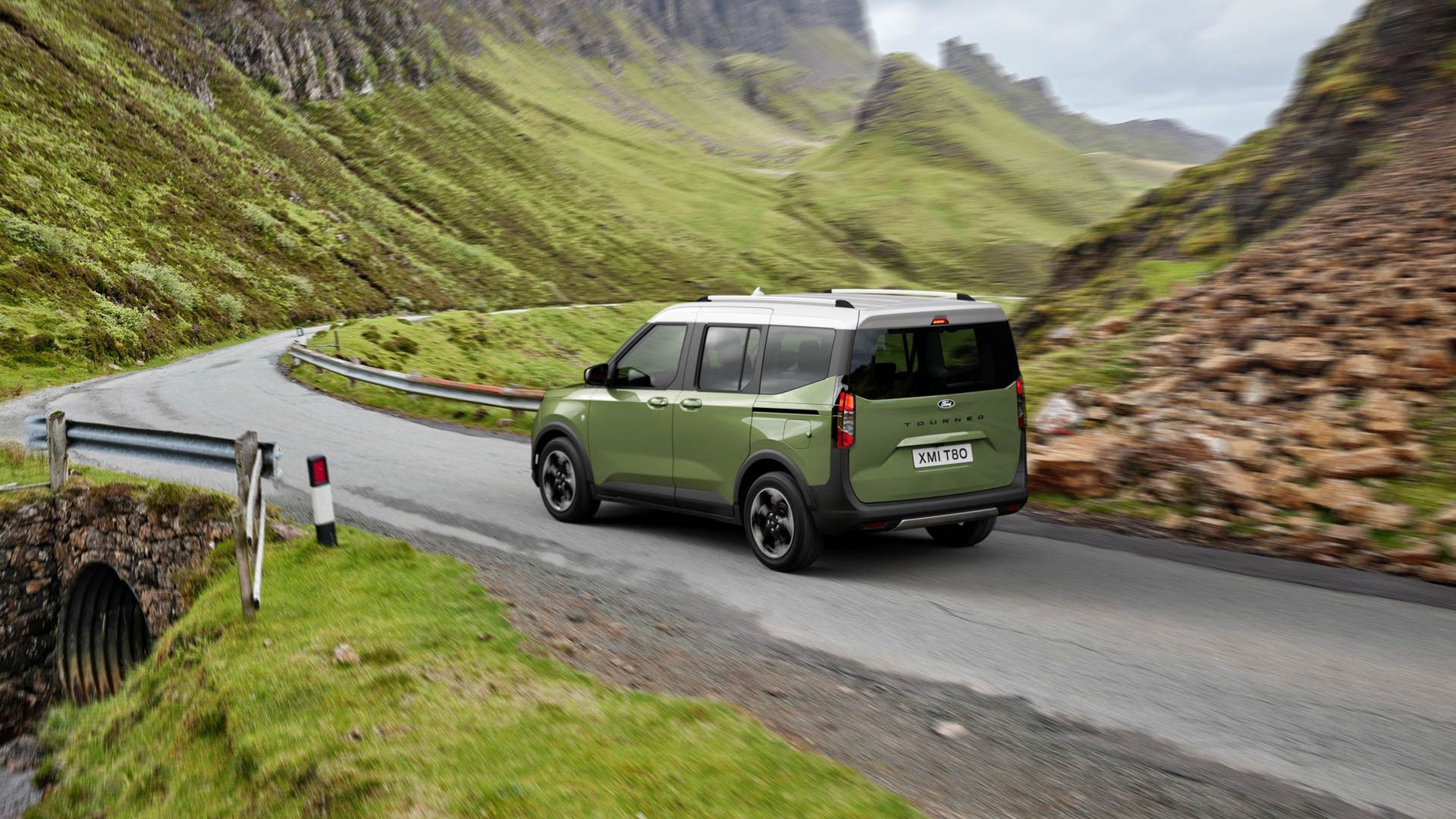 Ford E-Tourneo Courier