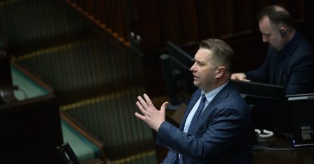 "Proszę zejść z mównicy". Witek nie wytrzymała. W Sejmie zawrzało