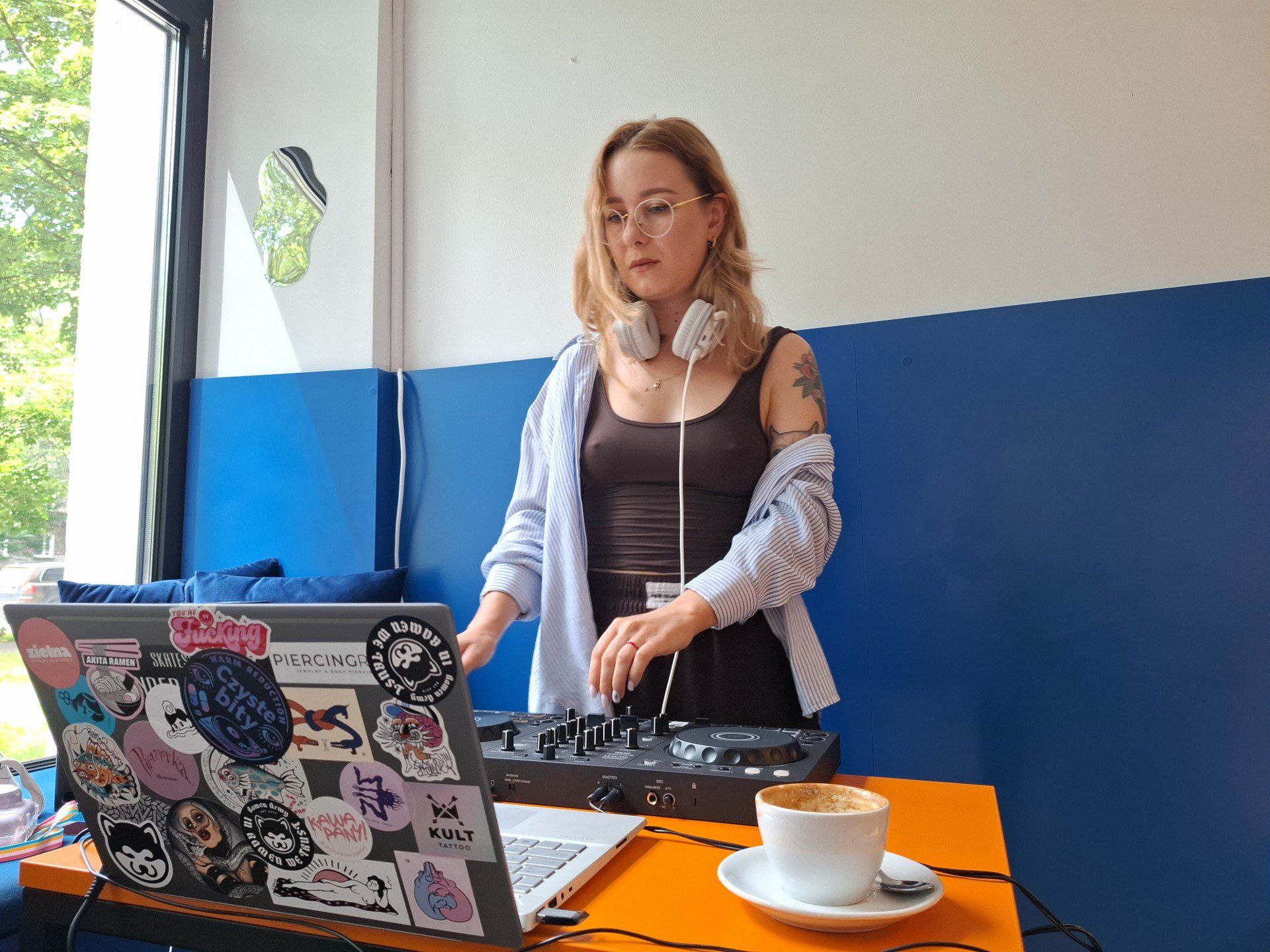 Śniadaniowy rave Kiki Frequencies
