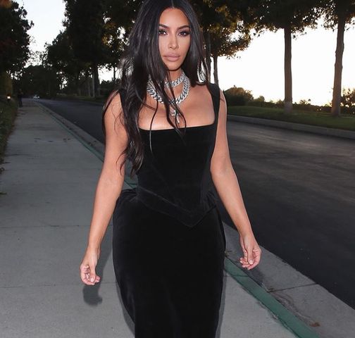 Ta wielu kobiet Kim Kardashian to uosobienie kobiecego piękna.