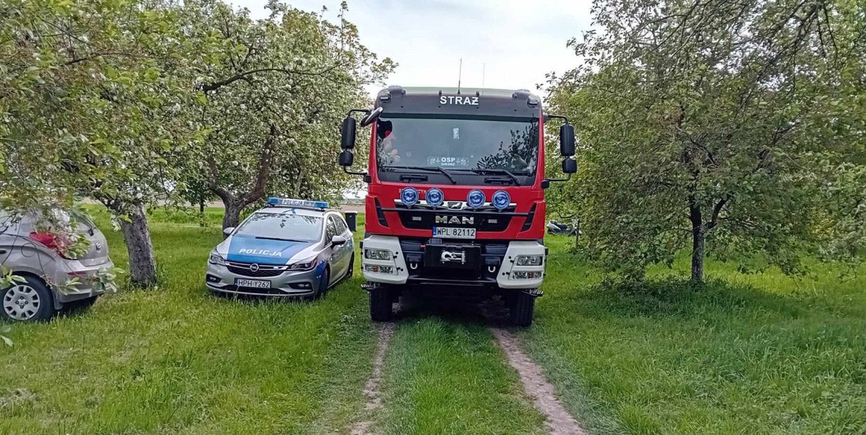 Wyważyli drzwi domu jednorodzinnego i pomogli osobie z objawami udaru!