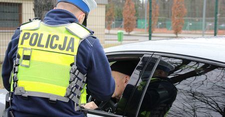 Zdziwili się nawet policjanci. Kierowcy grozi 50 punktów karnych