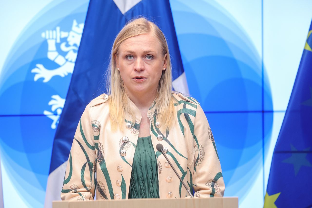 Elina Valtonen does not rule out sending troops to Ukraine.