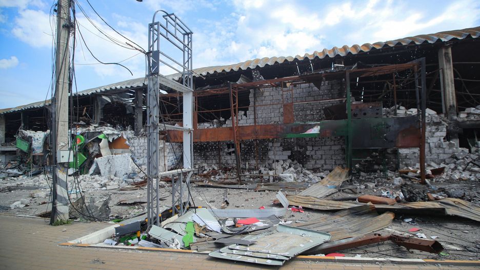 Wojna w Ukrainie - Zniszczony budynek w Buczy