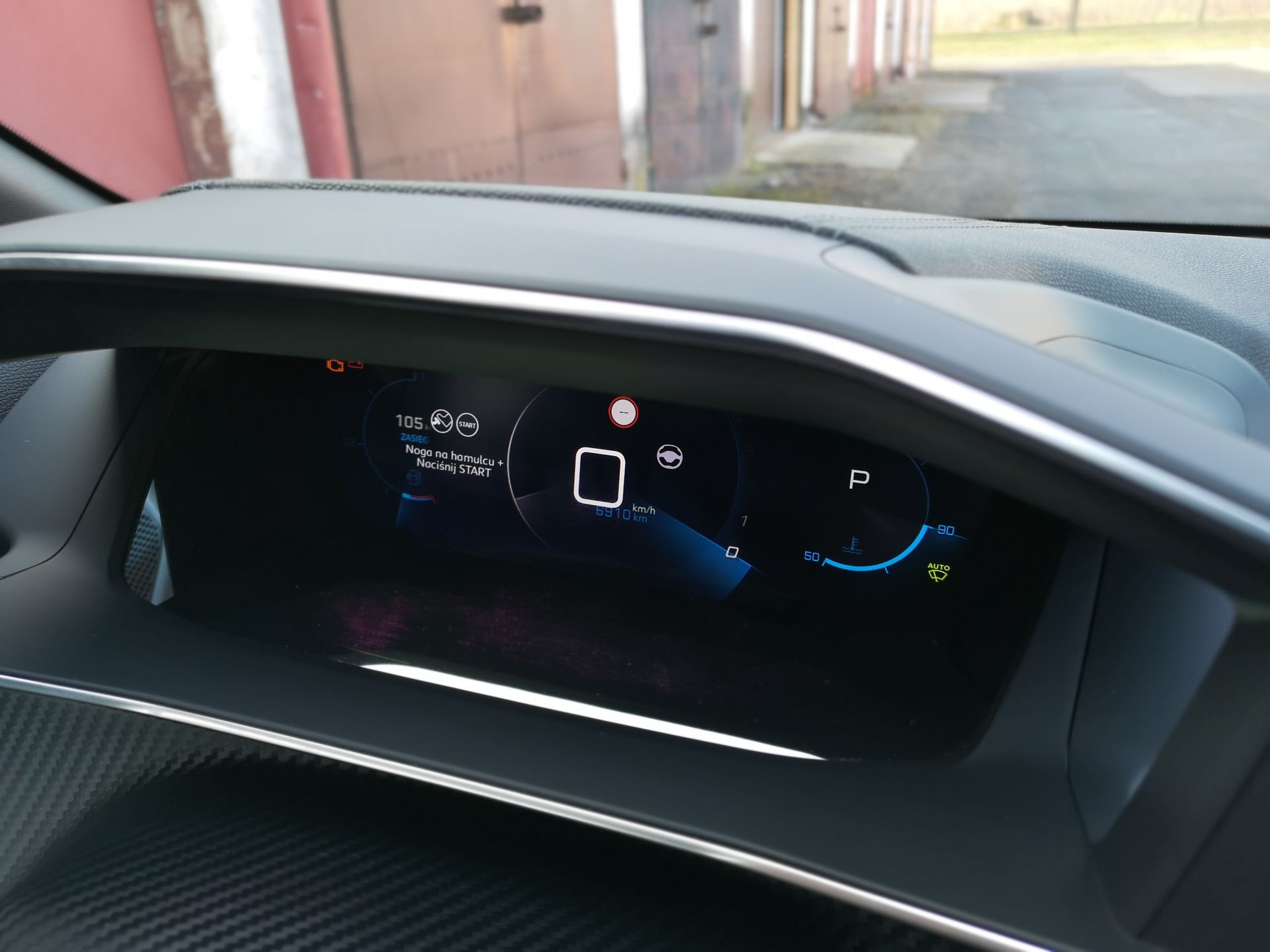 Peugeot 208 GT Line: wirtualne zegary 3D oraz obsługa systemu 2