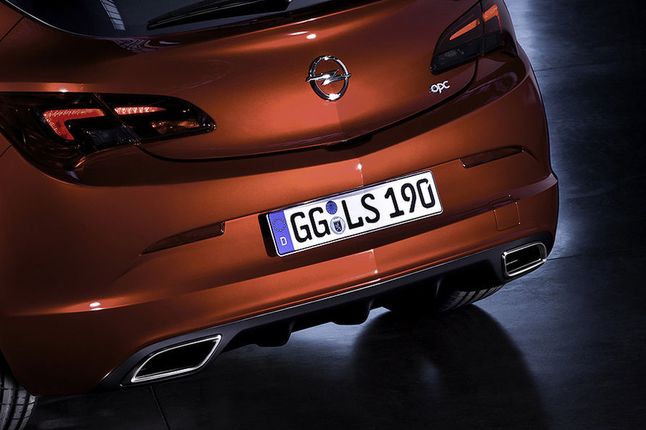 Opel-Astra-GTC-OPC
