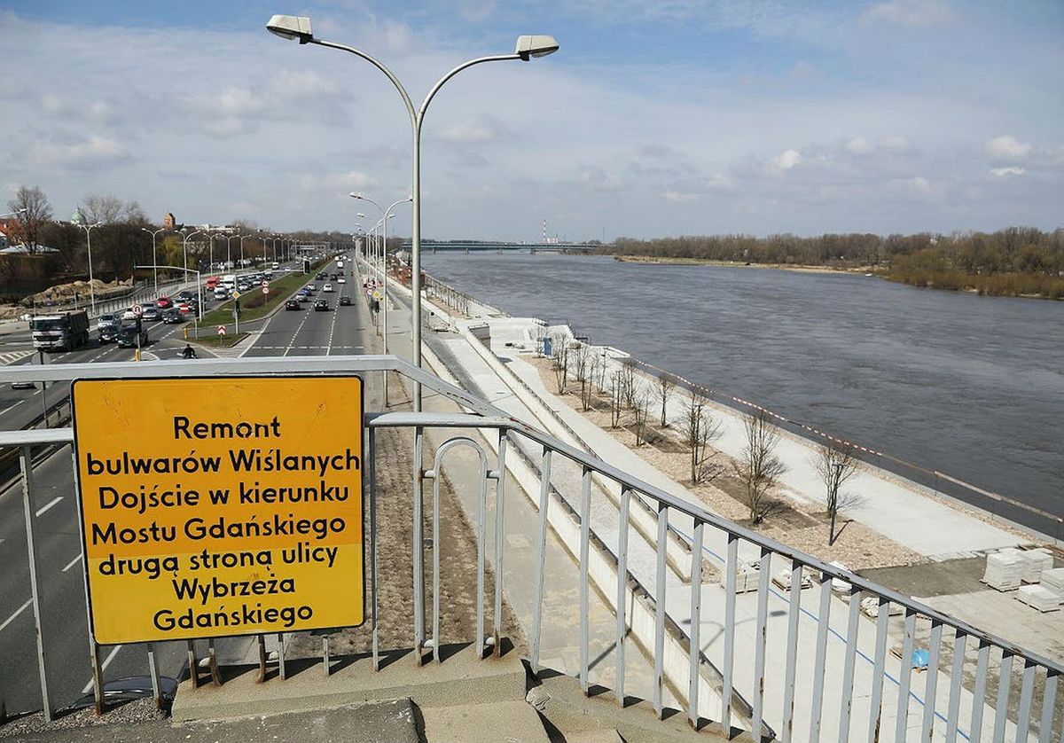 Zamiast wiosny nad Wisłą - plac budowy. Jak wyglądają prace na bulwarach wiślanych?