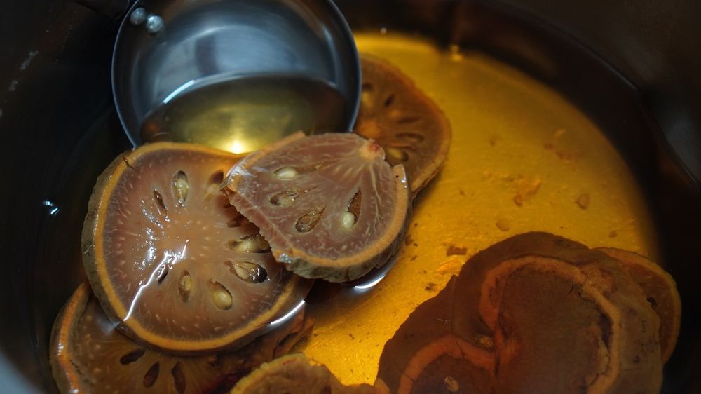 Sok z pigwy to domowy sposób na wzmocnienie odporności