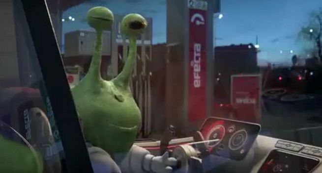 Kosmita w reklamach paliwa Efecta na stacjach Orlen (wideo)
