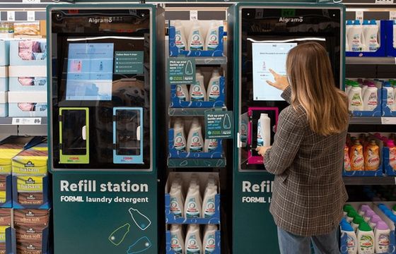 Lidl testuje stacje do napełniania butelek