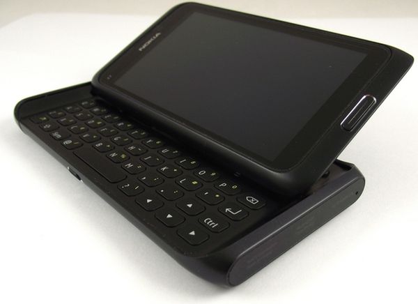 BlackBerry Bold 9900 - godny konkurent dla topowych smartfonów? 3