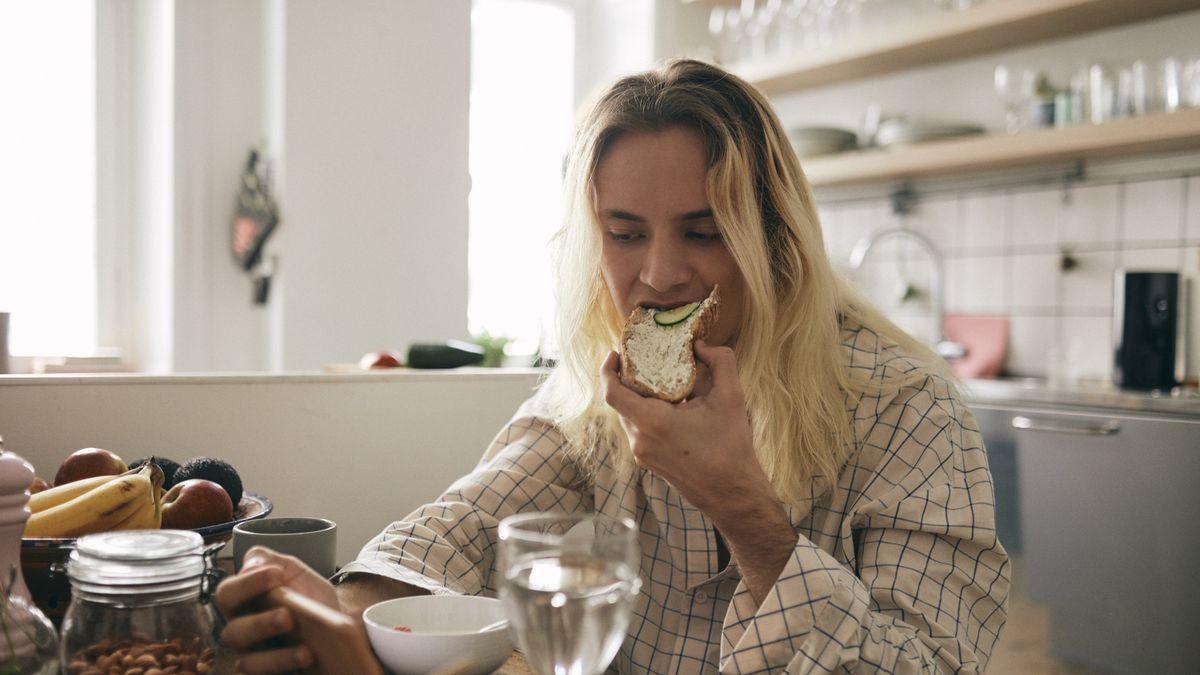 O której godzinie jeść śniadanie?