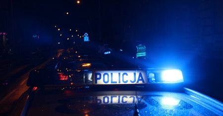 Wrocław. Mężczyzna zaatakował nożem policjantów. Funkcjonariusze musieli oddać strzały w jego kierunku