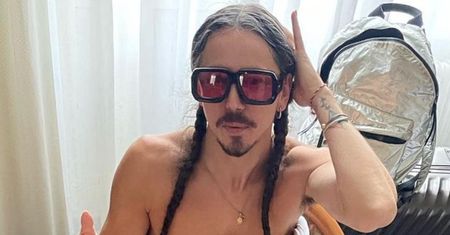 Owinięty kołdrą Michał Szpak świętuje swoje 32. urodziny (ZDJĘCIA)