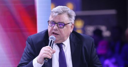 Europoseł z Bydgoszczy przebił Daniela Obajtka. Tyle wpłacił na konto PiS