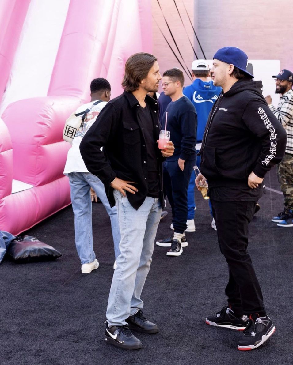 Odchudzony Rob Kardashian świętuje urodziny Khloe
