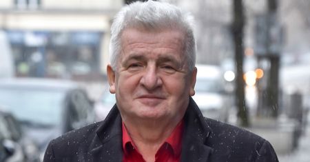 Posłowie dostają, a Polacy nie. Ikonowicz: "To urąga sprawiedliwości"