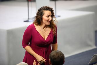 Milion złotych za wynajem aut. Tak podróżują politycy