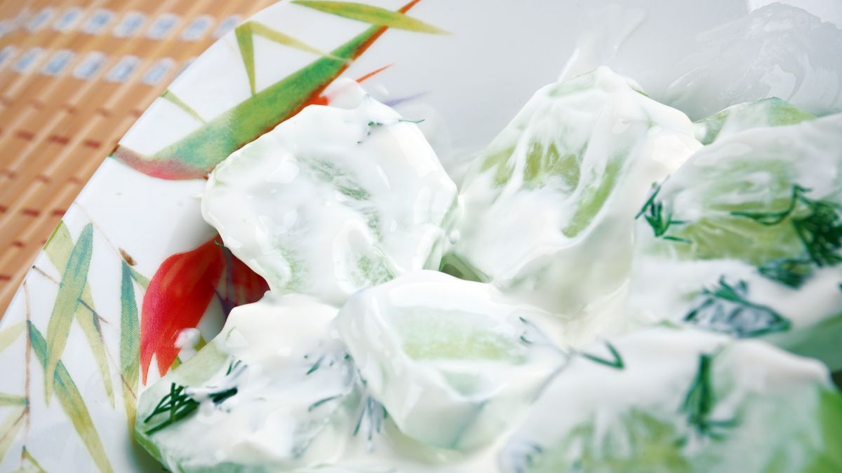 Mizeria to ulubiona sałatka z ogórków. 