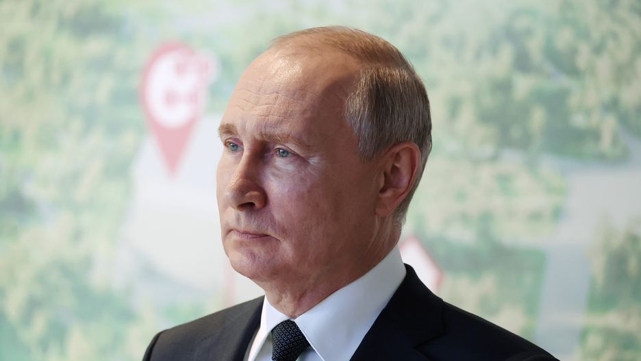 Russian President Putin addresses schoolchildren with outstanding academic achievements
epa10834127 Russian President Vladimir Putin visits the Senezh Management Lab before attending the Talking of What Matters open lesson, as part of the Russia - Land of Opportunities platform projects, in Solnechnogorsk, Moscow region, Russia, 01 September 2023.  EPA/MIKHAIL KLIMENTYEV/SPUTNIK/KREMLIN POOL MANDATORY CREDIT 
Dostawca: PAP/EPA.
MIKHAIL KLIMENTYEV/SPUTNIK/KREMLIN POOL