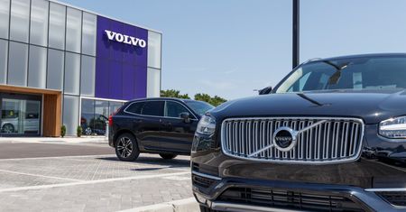 Wrocław: chińskie auta nie wjadą na parking przy cmentarzu. Volvo też