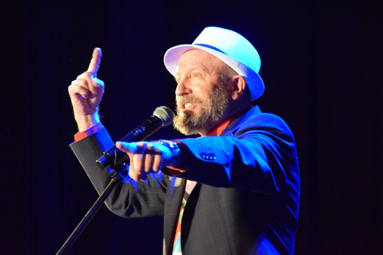 Skarżysko-Kamienna: Spektakl "Między łóżkami". Komedia z Arturem Barcisiem w Miejskim Centrum Kultury