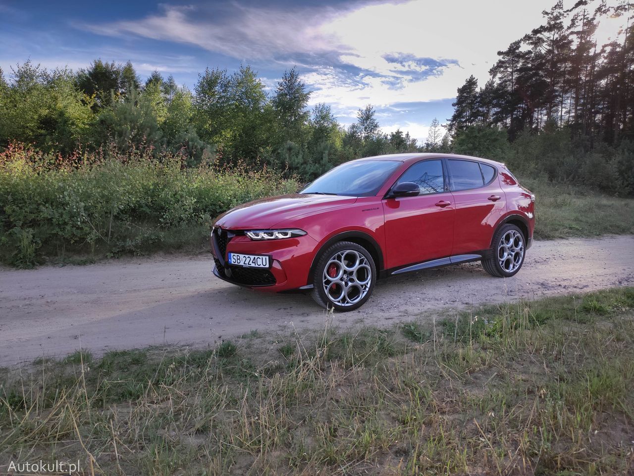 Test: Alfa Romeo Tonale 1.5 T4 Hybrid nie jest doskonała, ale łatwo jej to wybaczyć