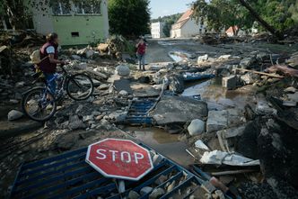 Zamknięte drogi i zmiany na kolei. Oto szczegóły utrudnień