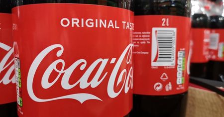 Rząd wprowadzi kaucję na plastikowe butelki i puszki po napojach