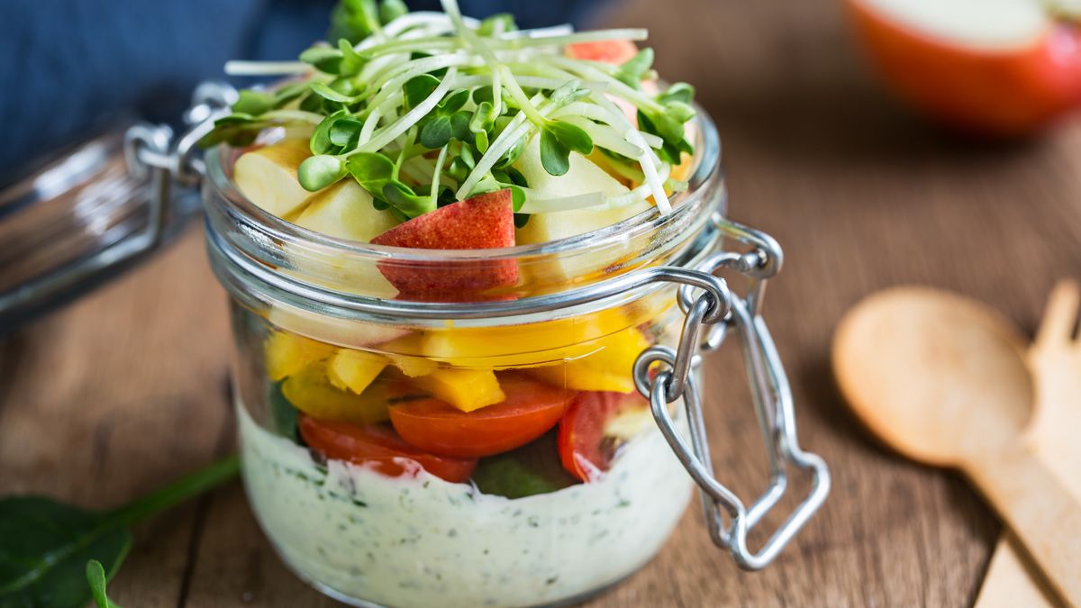 Dieta a podróżowanie. Jak nie przytyć w czasie urlopu?