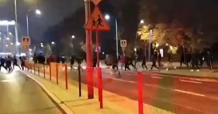 Białystok. Atak na uczestników Strajku Kobiet. Młodzież Wszechpolska nie kryje radości