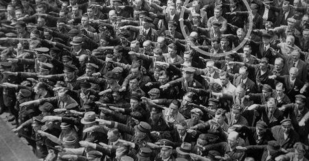 30 NIESAMOWITYCH ZDJĘĆ: Historia, która ocalała na starych fotografiach...