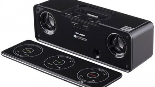 Nowe stacje dokujące dla iPoda/iPhone'a od Sharpa 1