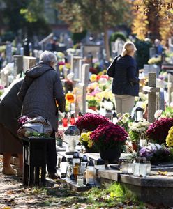 Ksiądz użył monitoringu, zdjęcia powiesił w gablocie. Wierni oburzeni