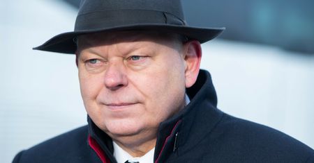 "To lotnisko ma jednego ojca". Wyjątkowe słowa pod adresem posła PiS